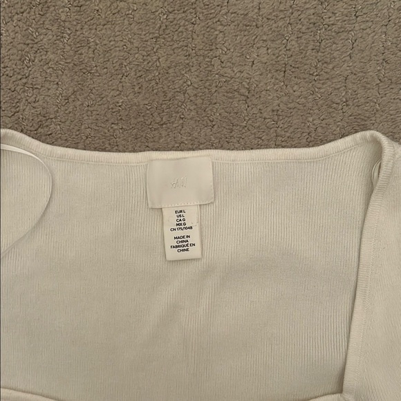 H&M Cream Fitted Long Sleeve Bodysuit with Cut Out - Picture 2 of 2